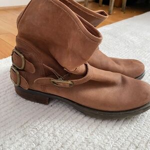 LP Morton Leather Boots Size 8